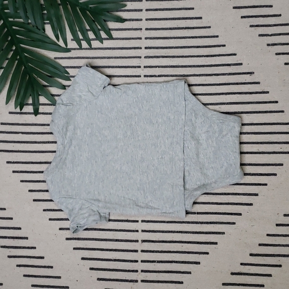 👶🏾Gently worn boys "Carter's" Graphic Onesie size 18m - Picture 3 of 6